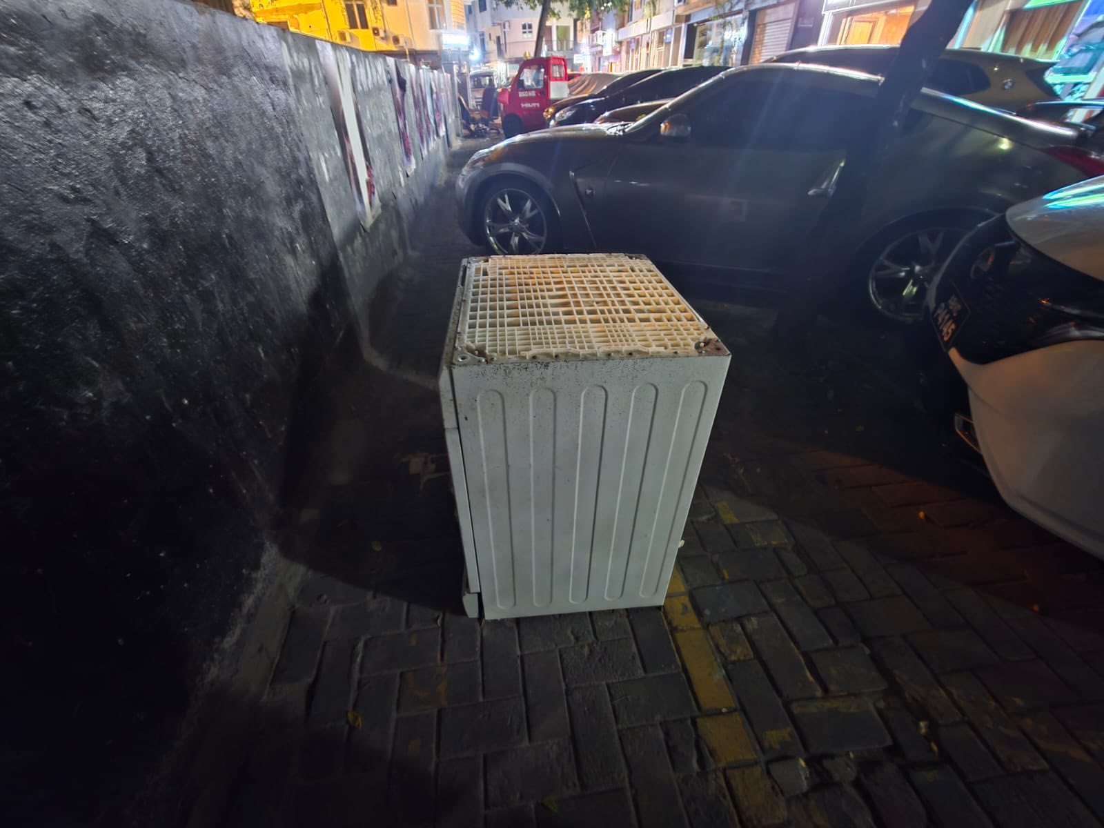 މަގުމަތީ ދޮންނަ މެޝިނެއް ބެހެއްޓިފަރާތެއް ހޯދަނީ